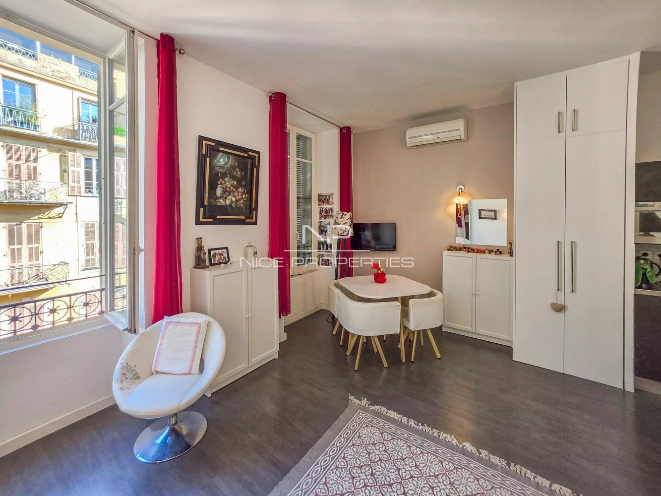 Property photo in Carre d'Argent