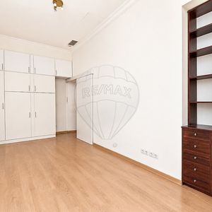 Property in Carre d'Or