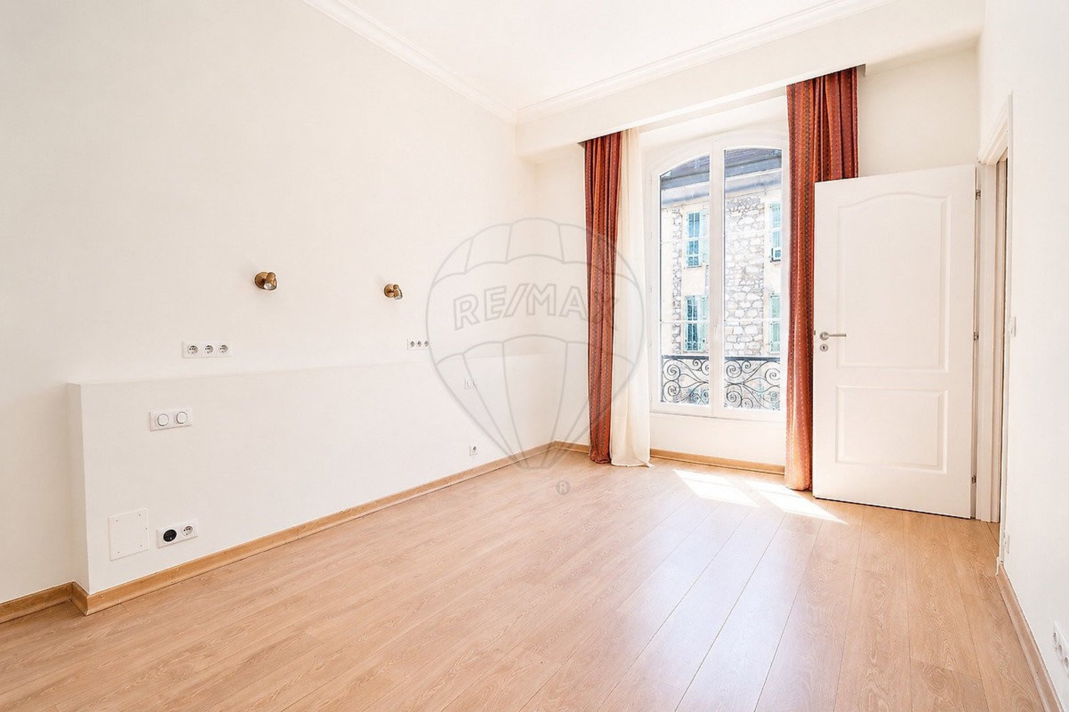 Property photo in Carre d'Or
