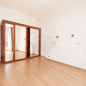 Property in Carre d'Or