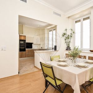 Property in Carre d'Or