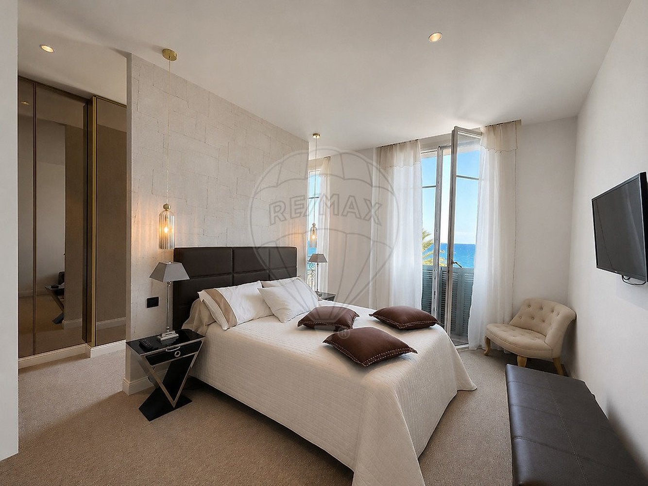 Property photo in Carre d'Or