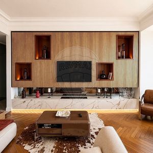 Property in Carre d'Or