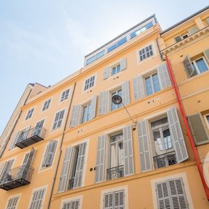 Property in Carre d'Or