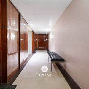 Property in Carre d'Or