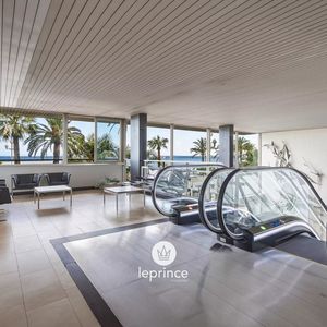 Property in Carre d'Or
