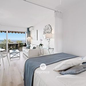Property in Carre d'Or
