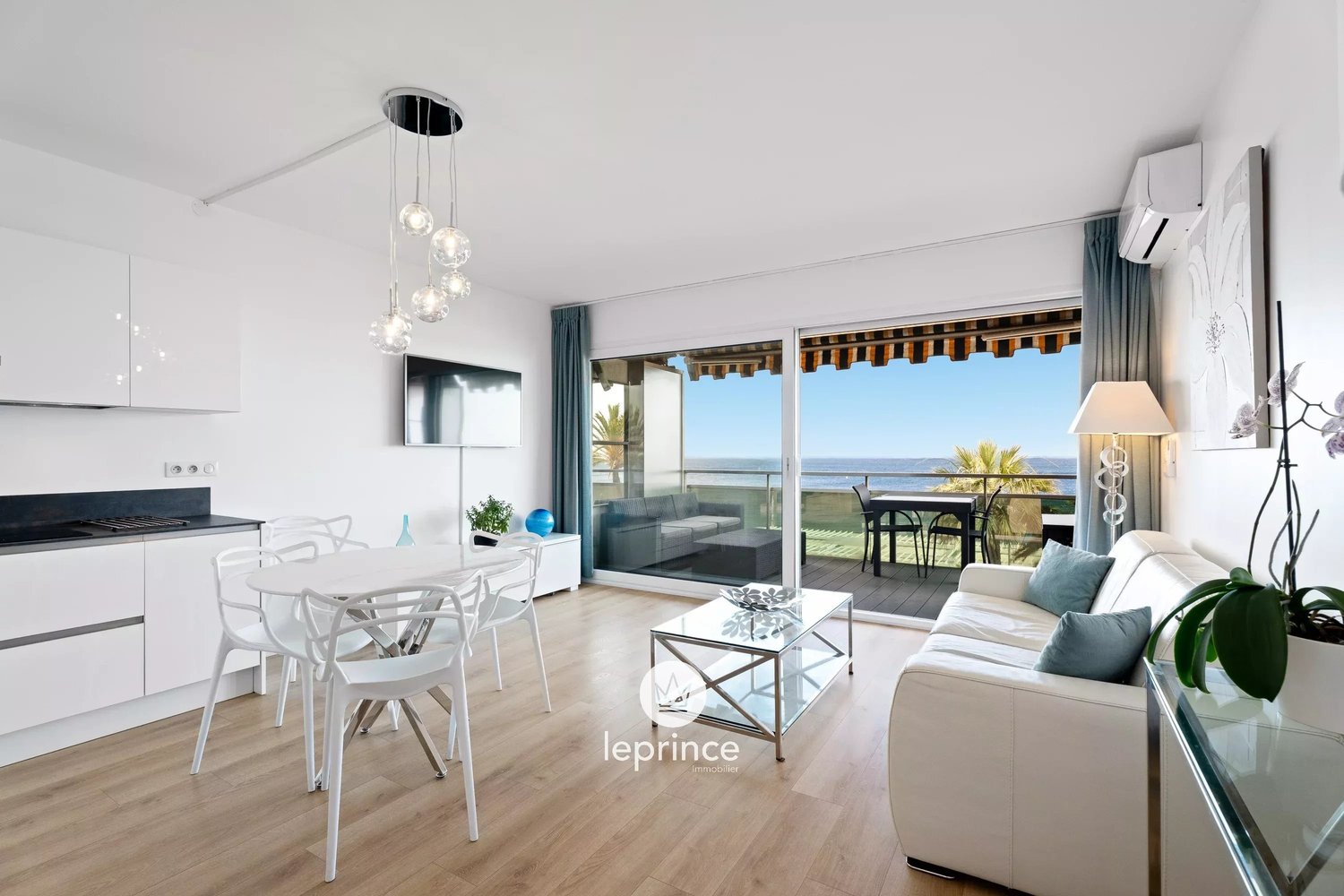 Property photo in Carre d'Or