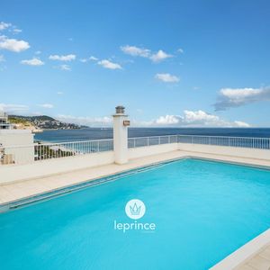 Property in Carre d'Or