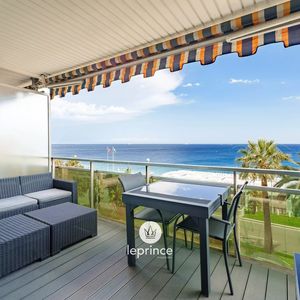 Property in Carre d'Or
