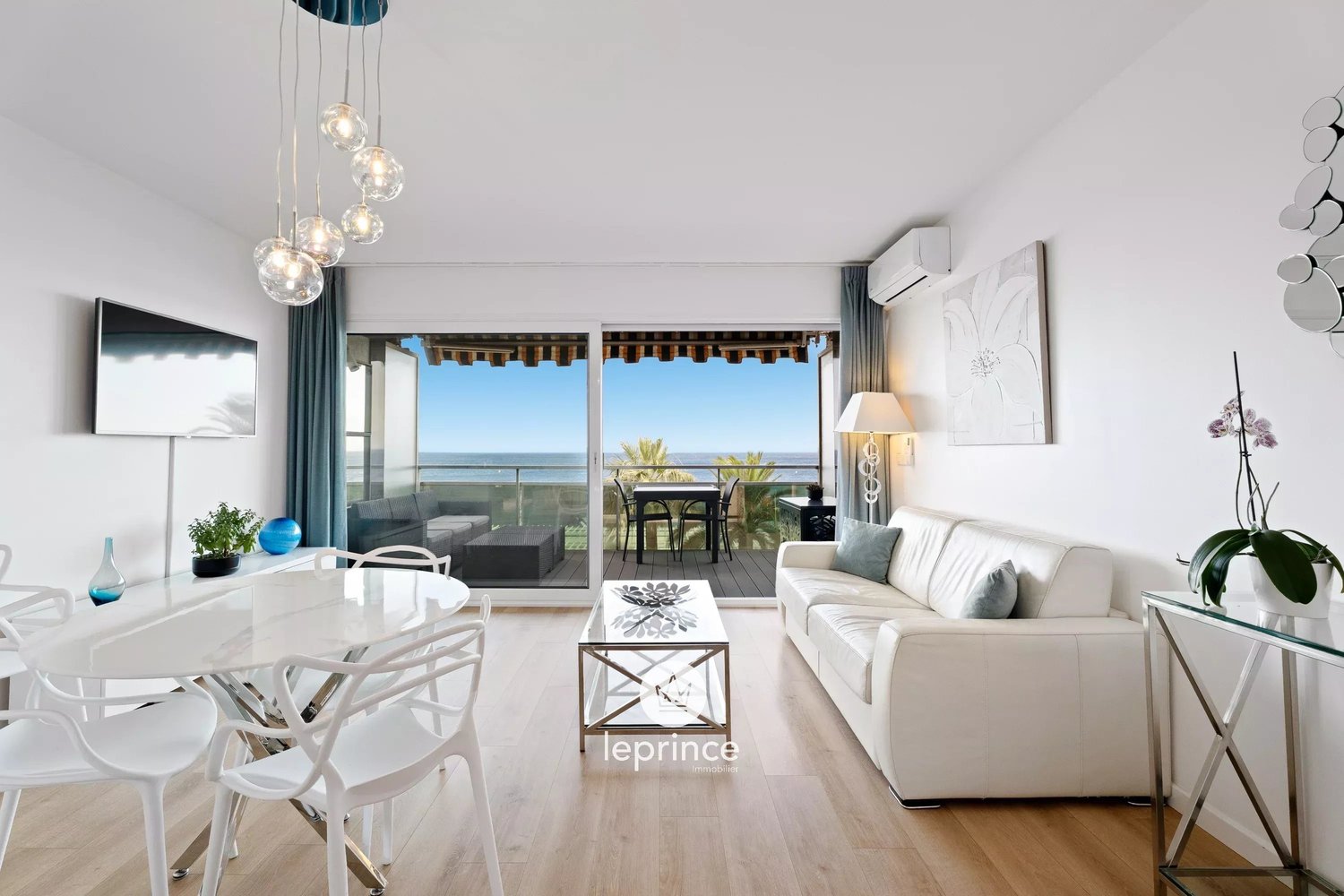 Property photo in Carre d'Or