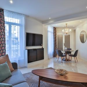 Property in Carre d'Or