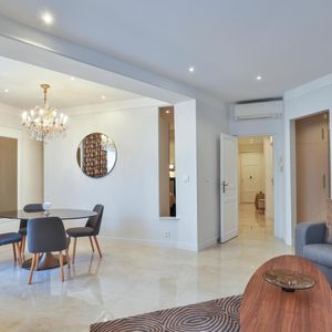 Property in Carre d'Or