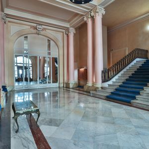 Property in Carre d'Or