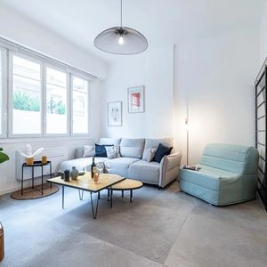 Property in Carre d'Or