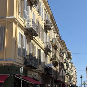 Property in Carre d'Or