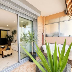 Property in Carre d'Or