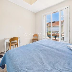 Property in Carre d'Or
