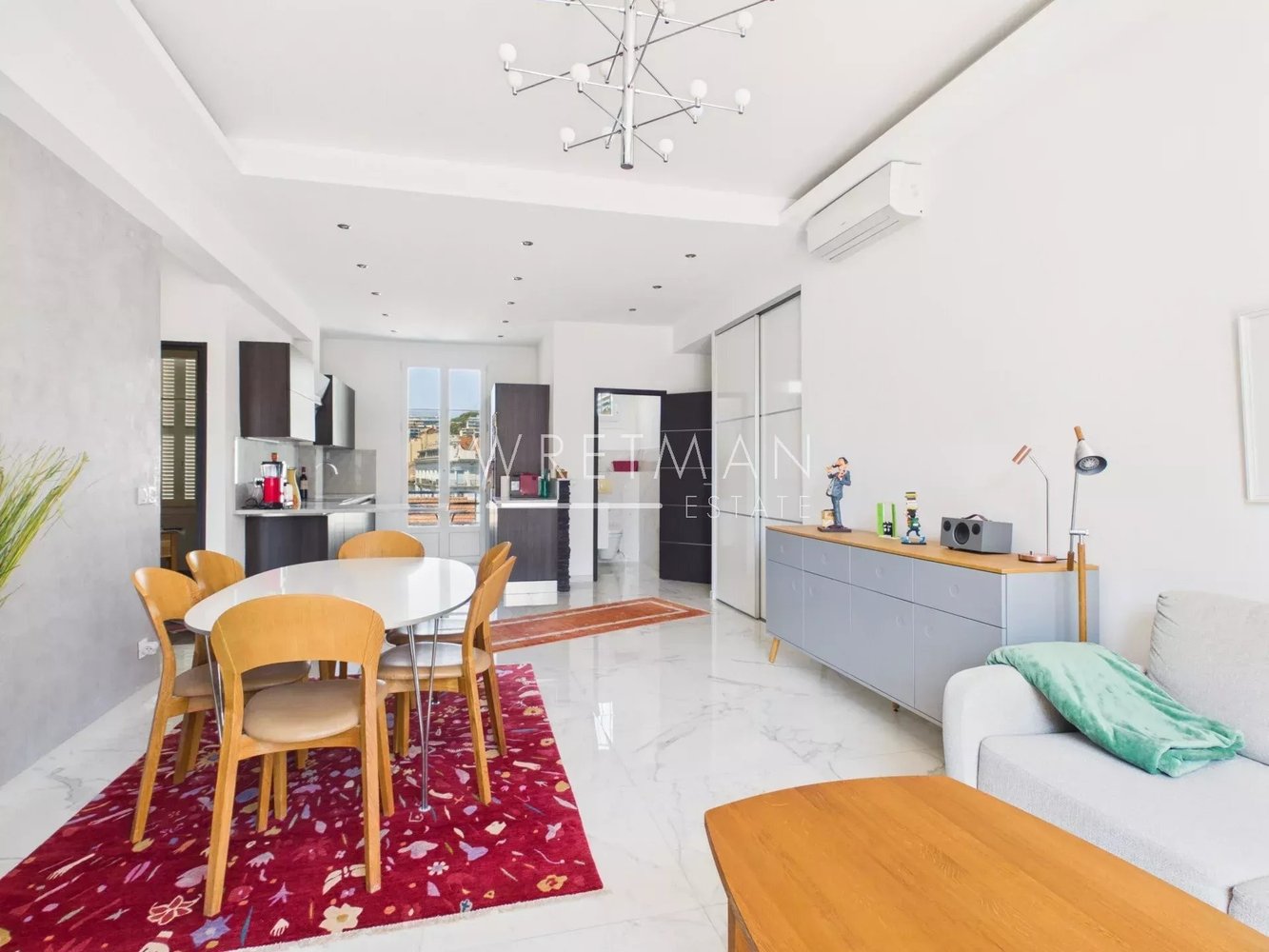 Property photo in Carre d'Or
