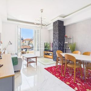 Property in Carre d'Or