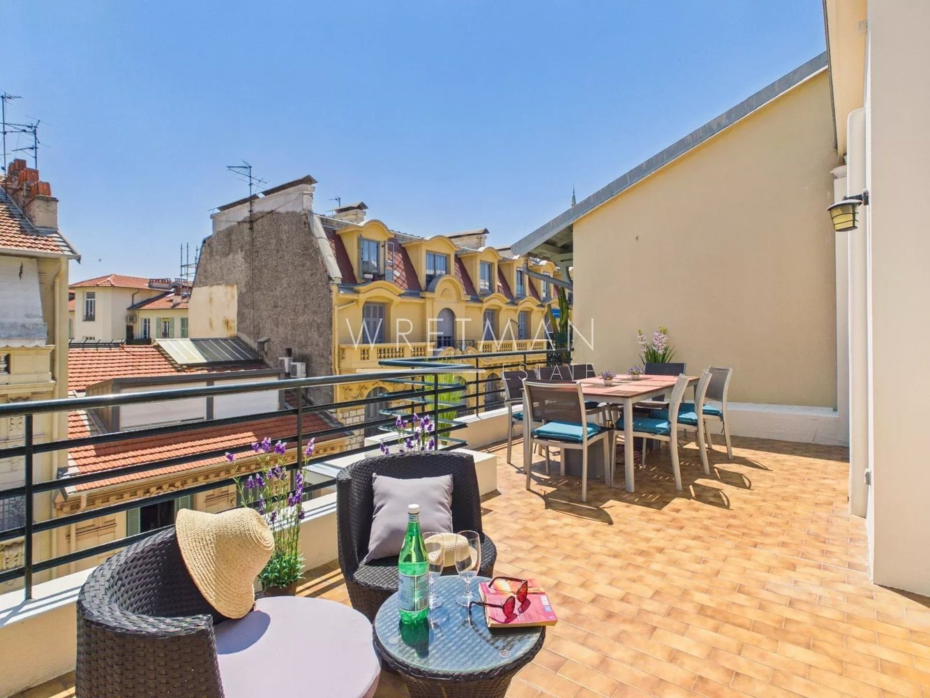 Property photo in Carre d'Or