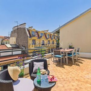 Property in Carre d'Or