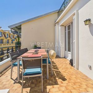 Property in Carre d'Or