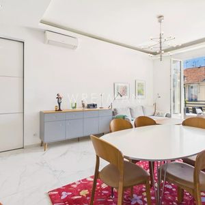Property in Carre d'Or