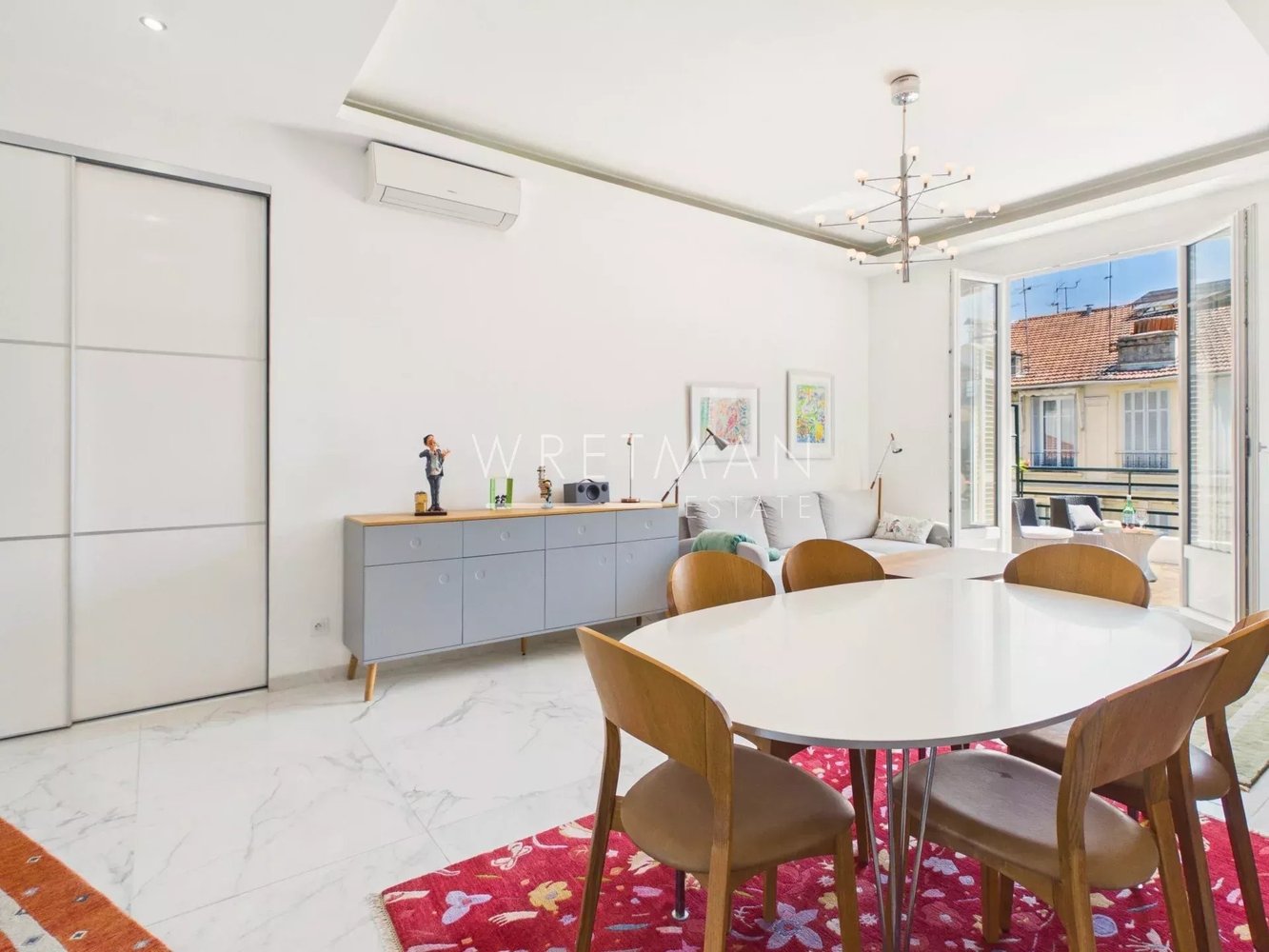 Property photo in Carre d'Or