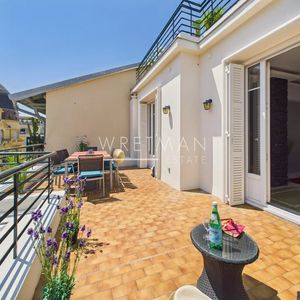 Property in Carre d'Or