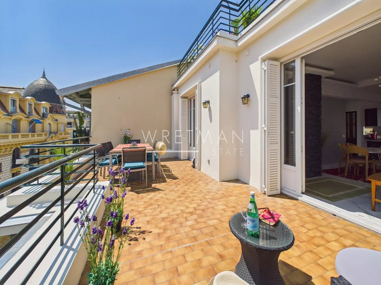 Property photo in Carre d'Or