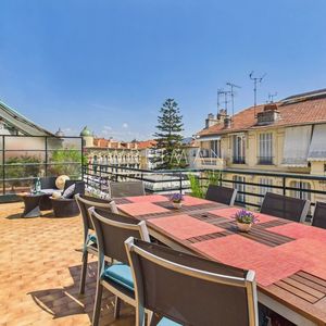 Property in Carre d'Or