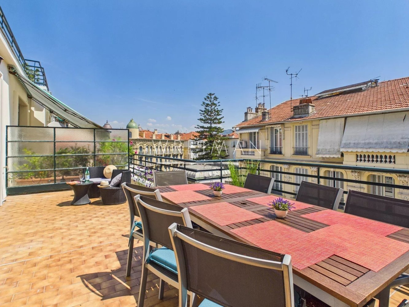 Property photo in Carre d'Or