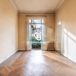 Property in Carre d'Or
