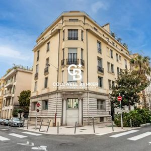 Property in Carre d'Or