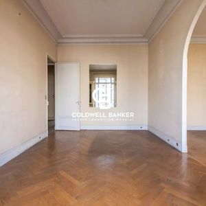 Property in Carre d'Or