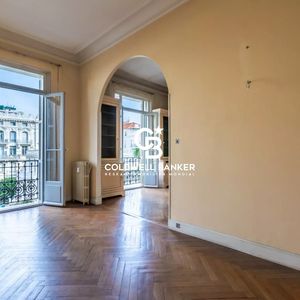 Property in Carre d'Or