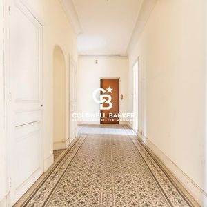 Property in Carre d'Or