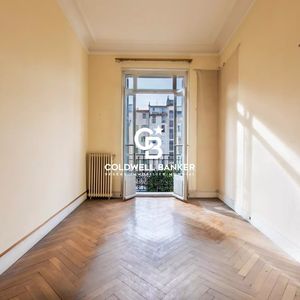 Property in Carre d'Or