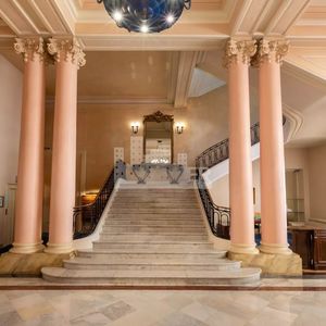Property in Carre d'Or