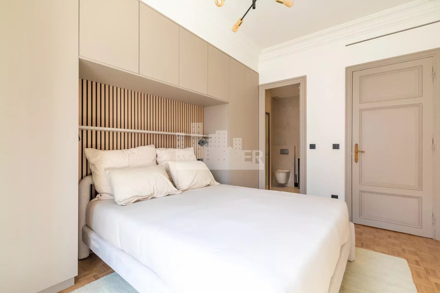 Property photo in Carre d'Or