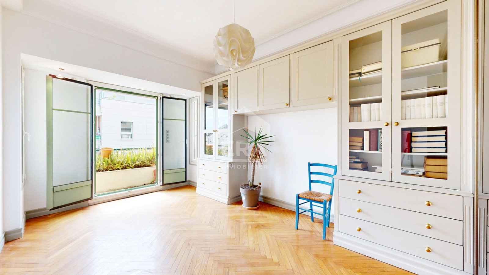 Property photo in Carre d'Or