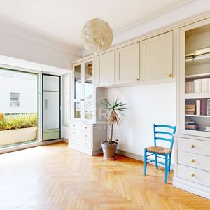 Property in Carre d'Or