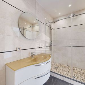 Property in Carre d'Or