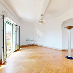 Property in Carre d'Or