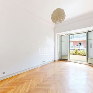Property in Carre d'Or
