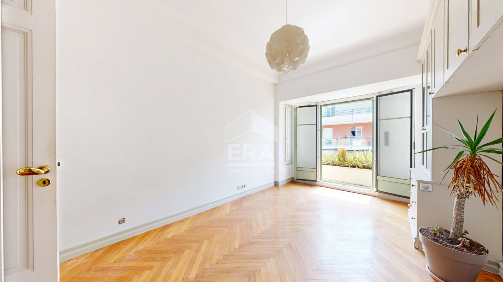 Property photo in Carre d'Or