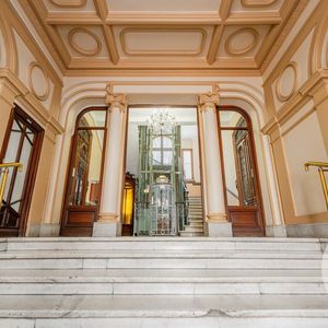 Property in Carre d'Or
