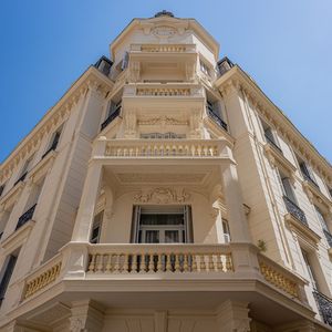 Property in Carre d'Or