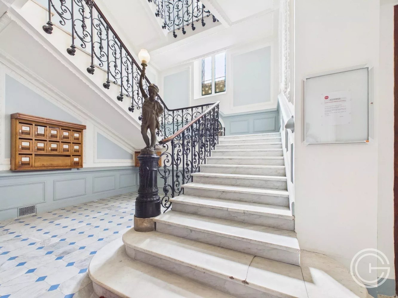 Property photo in Carre d'Or